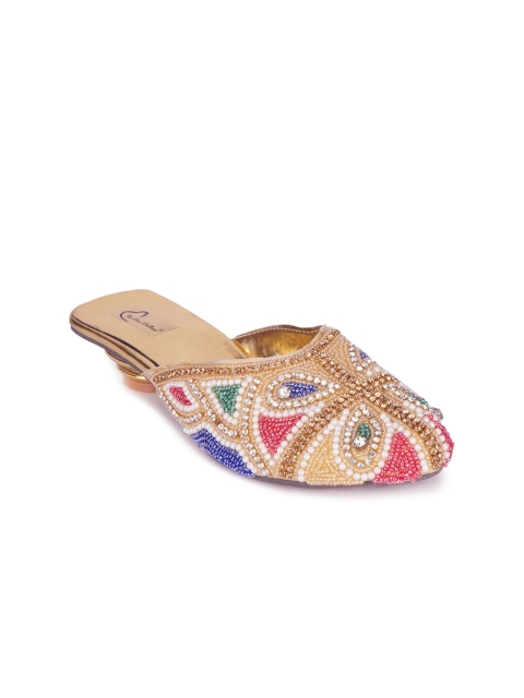 

The Desi Dulhan Gold-Toned & White Embellished Ethnic Block Mules