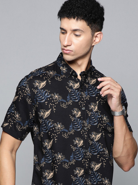 

Flying Machine Men Black & Beige Slim Fit Printed Casual Shirt