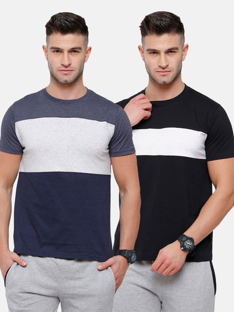 

MADSTO Men Grey 2 Striped Slim Fit T-shirt