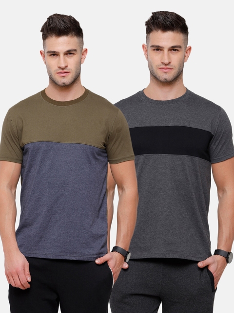 

MADSTO Men Grey 2 Striped Slim Fit T-shirt