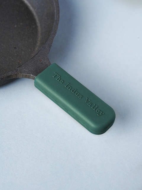 

The Indus Valley Green Solid Silicone Hot Handle Holder -11 cms