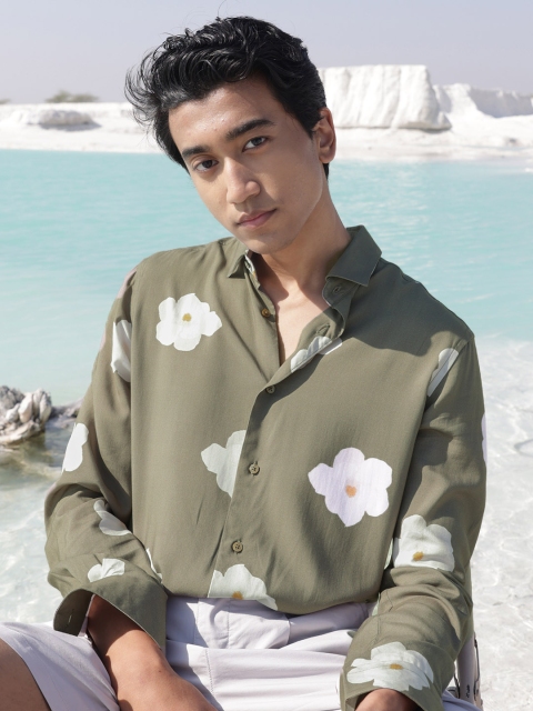 

RARE RABBIT Men Brown Custom Floral Printed Casual Shirt