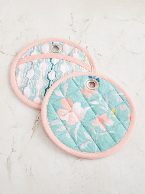 

Home Centre Set of 2 Blue Mandarin Blossom Printed Hot Pot Holder