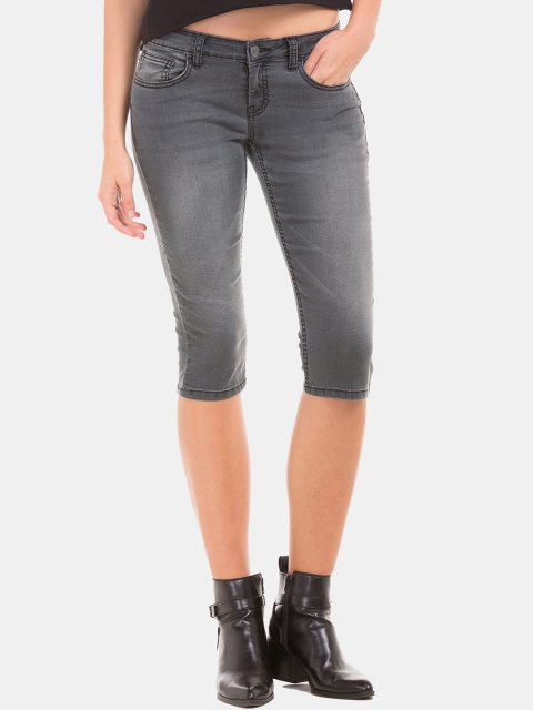 

Newport Women Grey Denim Capris