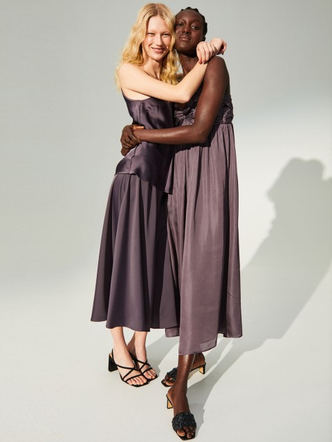 

H&M Women Purple Solid Flared Calf-Length Satin Skirt