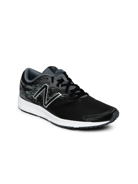 

New Balance Women Black & Grey Flash Running Shoes