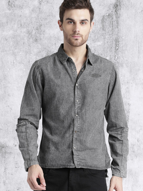 

Roadster Men Charcoal Grey Regular Fit Faded Casual Shirt