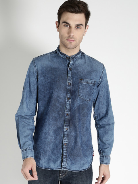 

Ecko Unltd Men Blue Faded Denim Casual Shirt