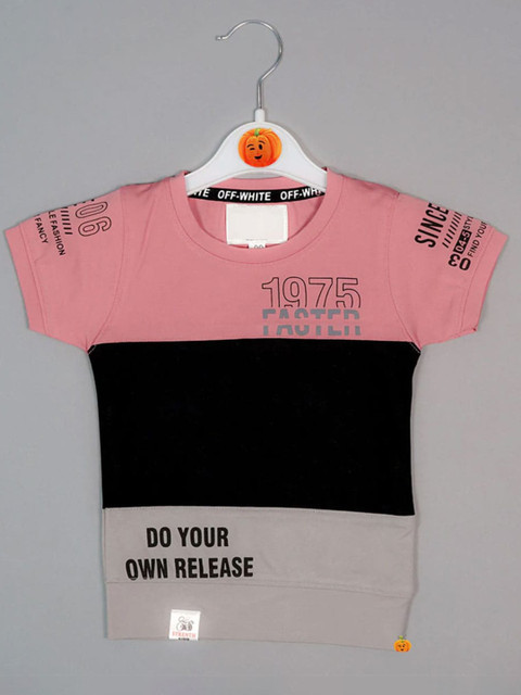 

Mumkins Boys Black & Peach Round Neck Half Sleeve Colourblocked T-shirt