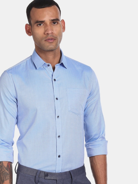 

Excalibur Men Blue Casual Shirt