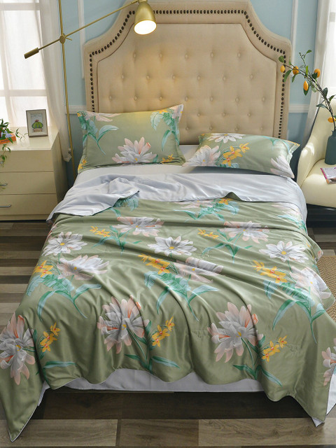 

JC Collection Green & Pink Floral Summer 120 GSM Double Bed Quilt