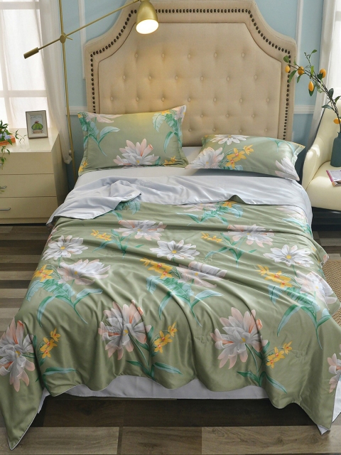 

JC Collection Green & White Floral Summer 120 GSM Single Bed Quilt