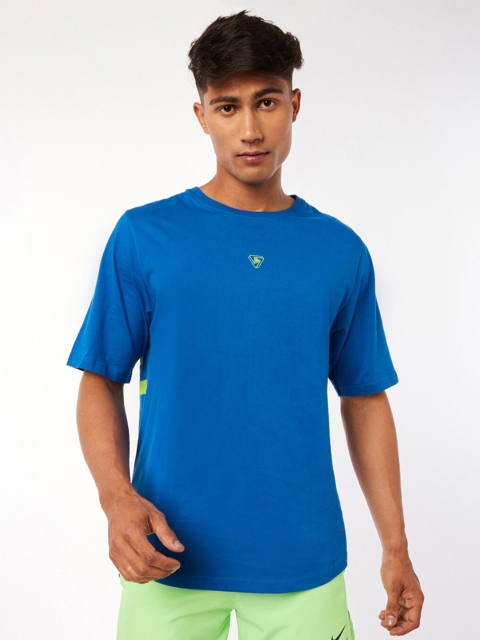 

Bewakoof X Play Men Blue Typography Printed Loose Sports T-shirt