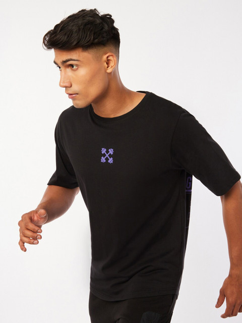

Bewakoof Men Black Solid T-shirt