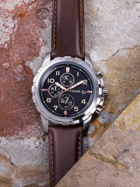 

Fossil Men Black Analogue Chronograph Watch FS4828