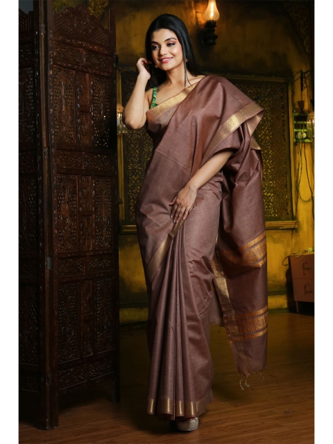 

Charukriti Brown & Gold-Toned Zari Silk Blend Handloom Saree