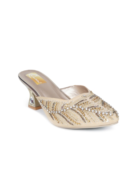 

The Desi Dulhan Women Gold-Toned Embellished Ethnic Kitten Mules