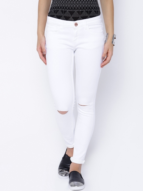

Tokyo Talkies Women White Super Skinny Fit Low-Rise Slash Knee Jeans