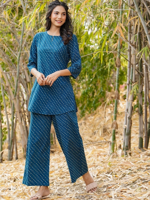 

JISORA Women Navy Blue Printed Pure Cotton Night suit