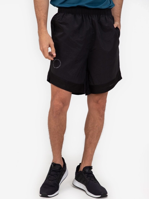 

ZALORA ACTIVE Men Black Curve Hem Mesh Training Shorts