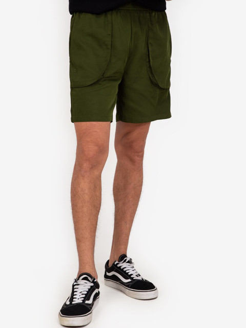 

ZALORA BASICS Men Green Shorts
