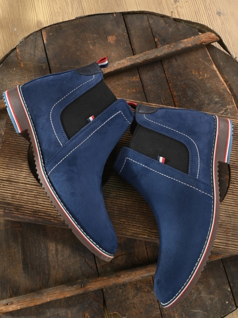 

AfroJack Men Blue Solid Suede Chelsea Boots