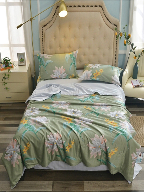 

JC Collection Green & Lavender Printed Single Bedding Set With Quilt