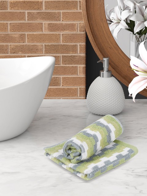 

Living scapes by Pantaloons Set of 2 Green & White Printed Pure Cotton 520 GSM Face Towels