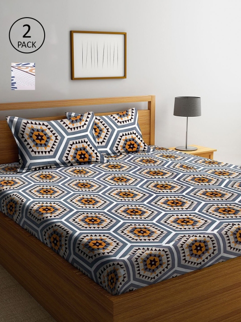 

KLOTTHE Black & White Geometric 210 TC 2 King Bedsheet with 4 Pillow Covers