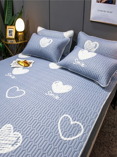 

JC Collection Grey & White Printed Double King Bed Cover