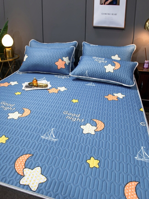 

JC Collection Blue & White Printed Double King Bed Cover With 2 Pillow Covers