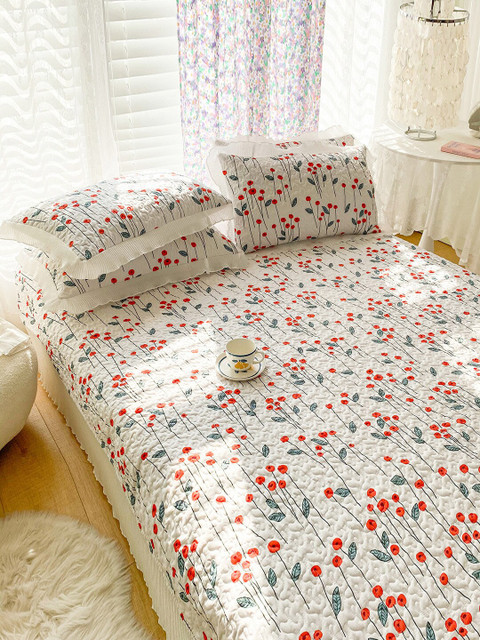

JC Collection White & Orange Printed Double Queen Bed Cover