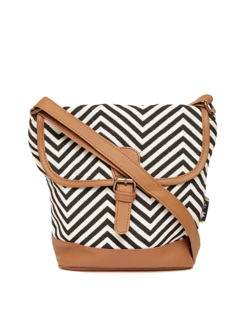 

Kanvas Katha Black Geometric Structured Sling Bag