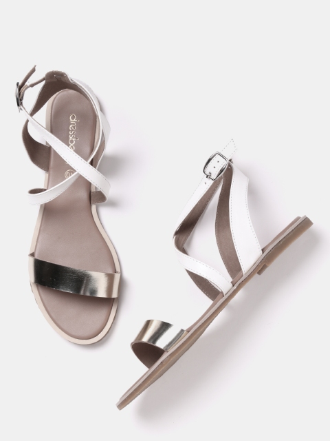 

DressBerry Women White & Gold-Toned Colourblocked Flats