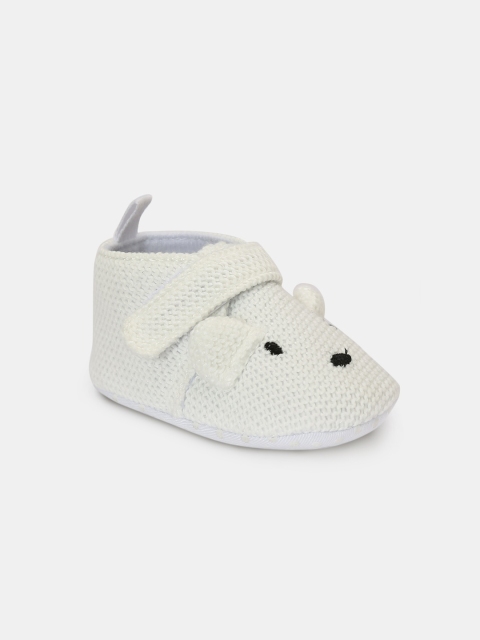 

Hopscotch Infant Kids White Puppy Face Applique Booties