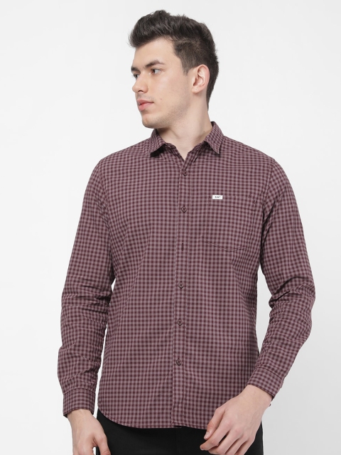

Lee Men Maroon Slim Fit Gingham Checked Casual Shirt
