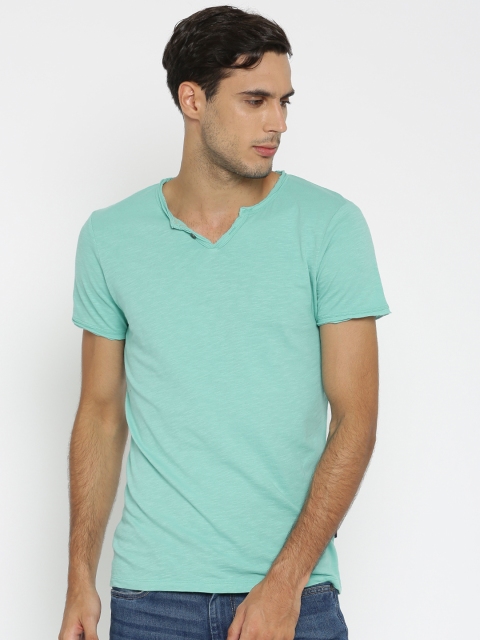

Jack & Jones Men Green Solid Round Neck T-shirt