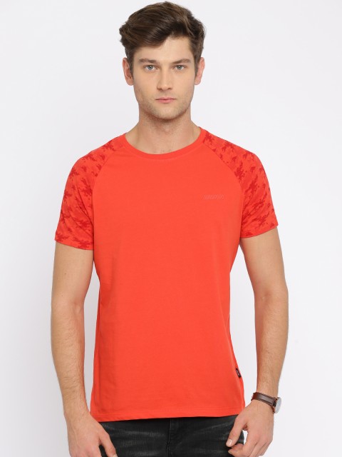 

Jack & Jones Men Red Solid Round Neck T-shirt