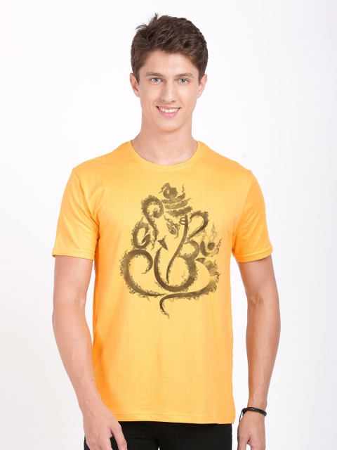 

BLACK RADIO Men Yellow Printed Cotton T-shirt
