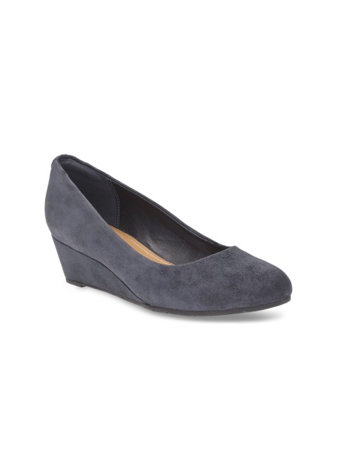 

Clarks Women Blue Solid Pumps