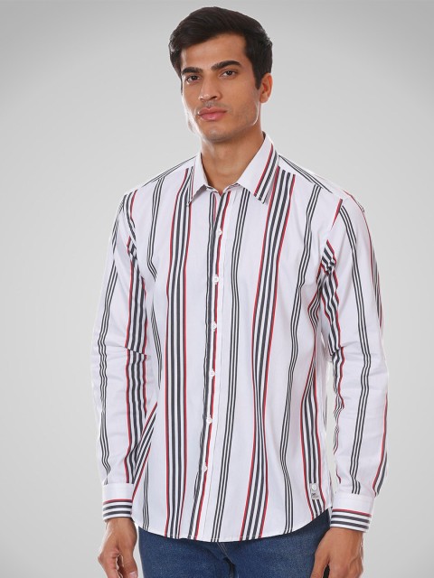

SHIRT THEORY Men White Comfort Striped Casual Shirt