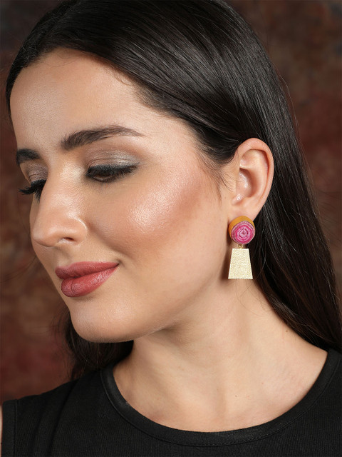 

Ishin Gold-Toned Square Drop Earrings