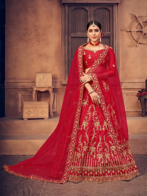 

Warthy Ent Red & Gold-Toned Semi-Stitched Lehenga & Unstitched Blouse With Dupatta