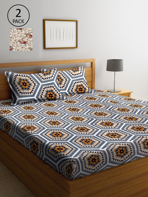 

KLOTTHE Beige & Black Floral 210 TC 2 King Bedsheet with 4 Pillow Covers