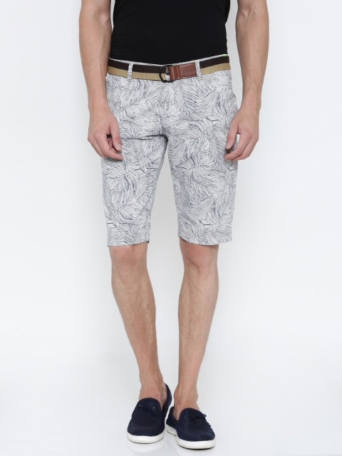 

FIFTY TWO Men Off-White & Blue Printed Chino Shorts