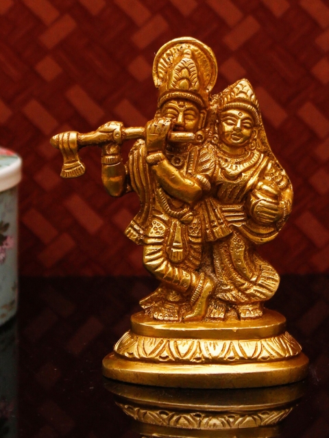 

StatueStudio Gold-Toned Textured Radha Krishna Showpiece