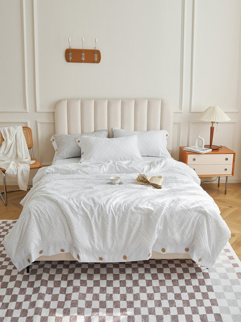 

JC Collection White Geometric Summer 354 GSM Double Bed Quilt