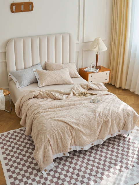 

JC Collection Beige Geometric Summer 354 GSM Double Bed Quilt