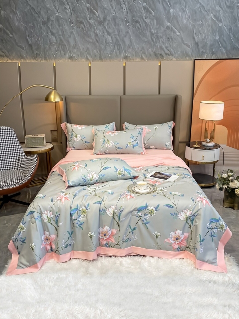 

JC Collection Grey & Pink Floral Summer 354 GSM Double Bed Quilt with Pillow Covers