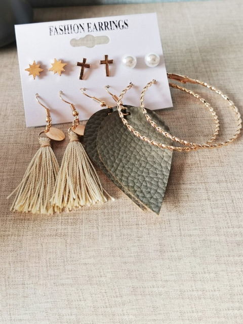 

ANNA CREATIONS Gold-Toned Contemporary Hoop Earrings